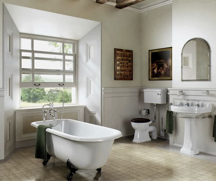 Zasnova kopalnice v kombinaciji z straniščem v klasičnem slogu