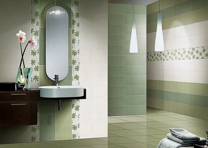 Stenska ploščica za kopalnico v zeleni barvi