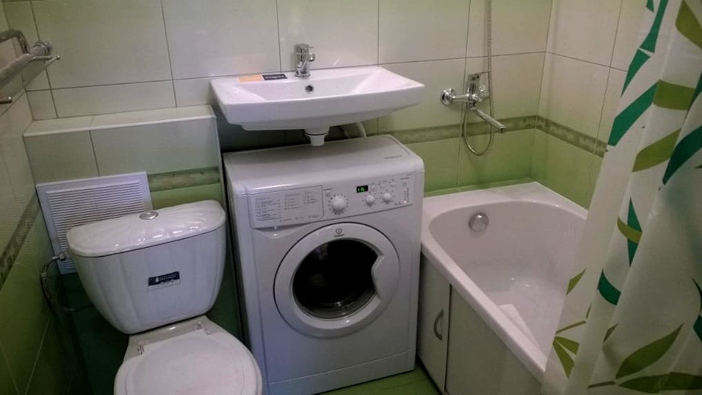 Kako namestiti pralni stroj pod umivalnik