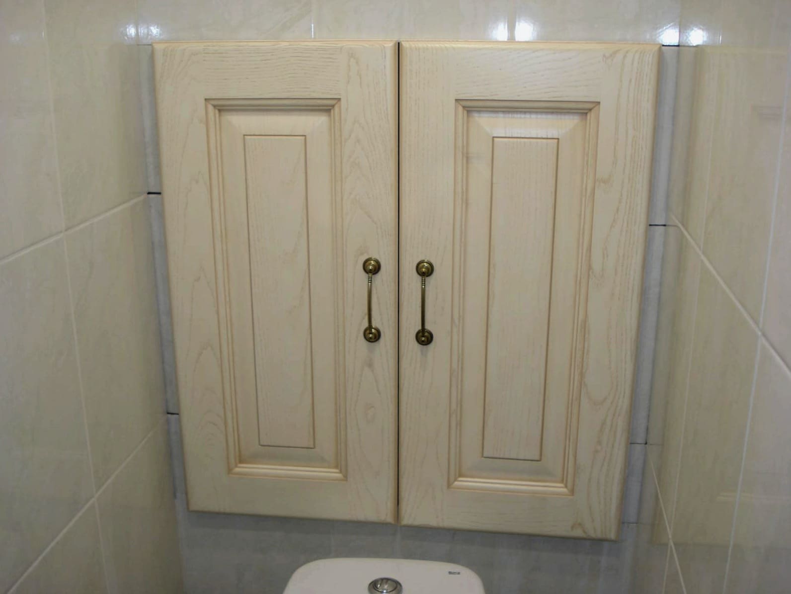 Vrata za sanitarne omarice